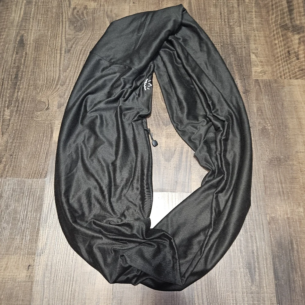 5/$10 🌞 Beyond Yoga Pocket Infinity Scarf